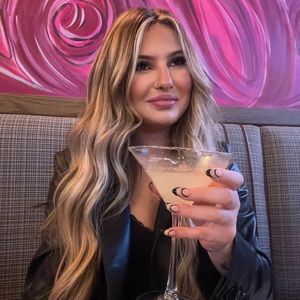 Meet your Posher, Ayla